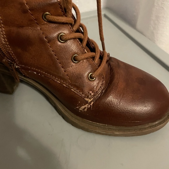 FRYE AND CO. Chestnut Heeled Boots - Picture 10 of 12